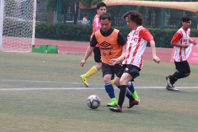 温网：穆霍娃救赛点2-1胜高芙 首进决赛将和诺斯科娃争冠